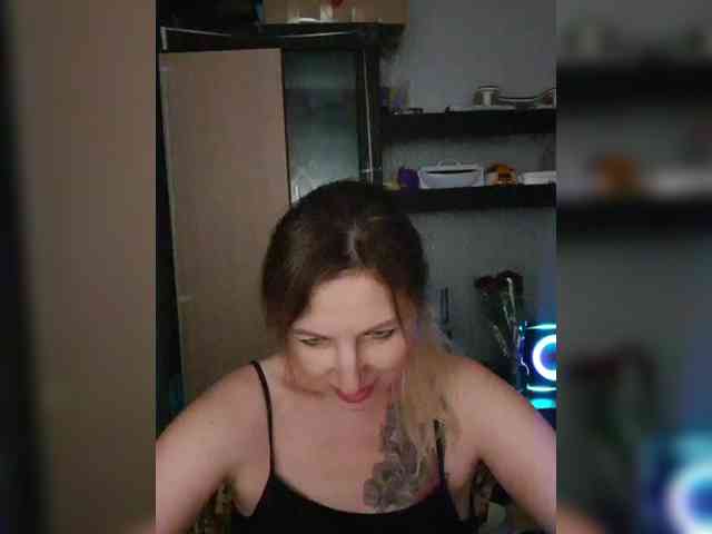Nushka1984 webcam