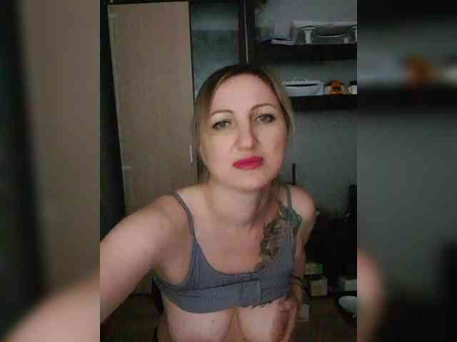 Nushka1984 webcam