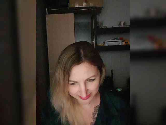 Nushka1984 webcam