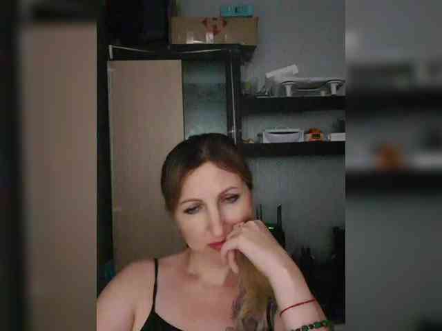Nushka1984 webcam