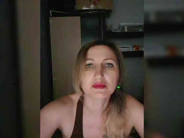 Nushka1984 webcam