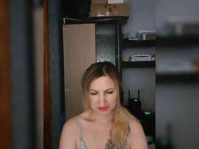 Nushka1984 webcam