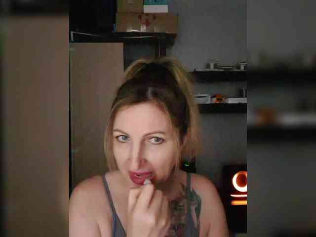 Nushka1984 webcam