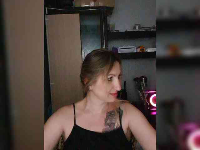 Nushka1984 webcam