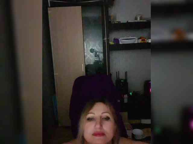 Nushka1984 webcam