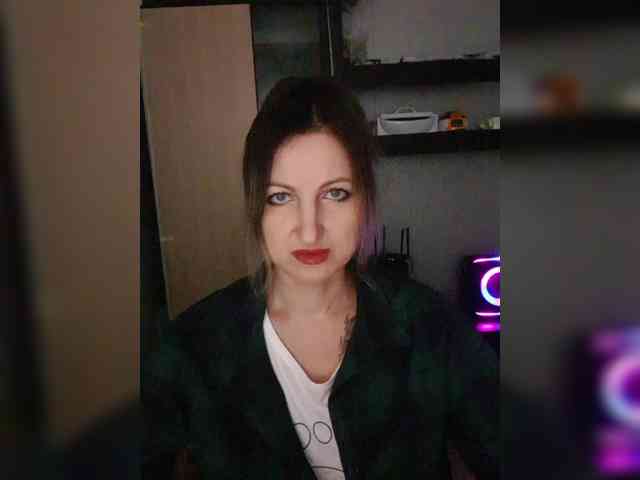 Nushka1984 webcam