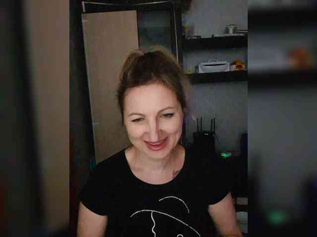 Nushka1984 webcam