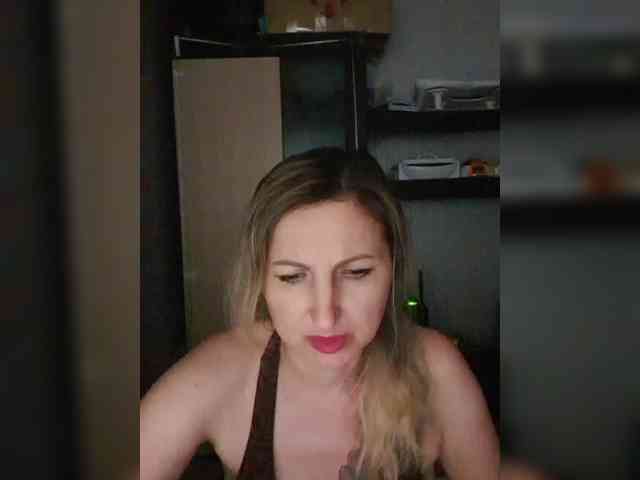 Nushka1984 webcam