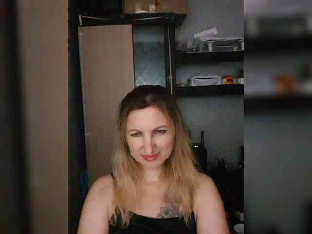 Nushka1984 webcam