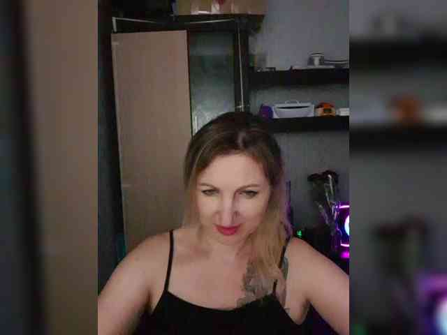 Nushka1984 webcam