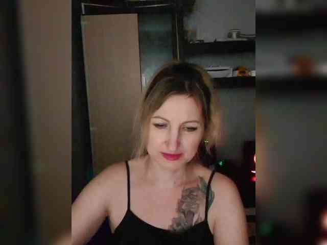 Nushka1984 webcam