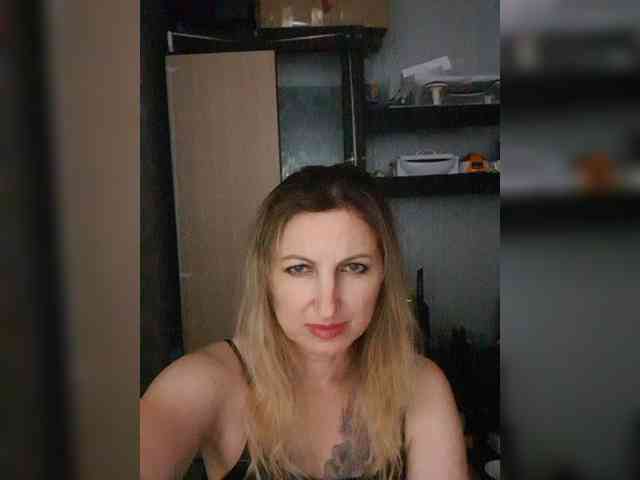 Nushka1984 webcam