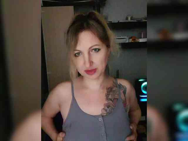 Nushka1984 webcam