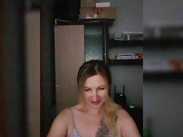 Nushka1984 webcam