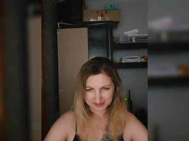 Nushka1984 webcam
