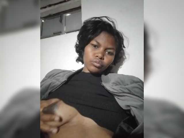 Miahbrune live cam on BongaCams