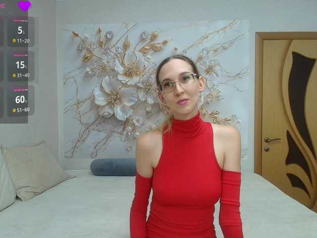 LizzieBrait live cam on BongaCams