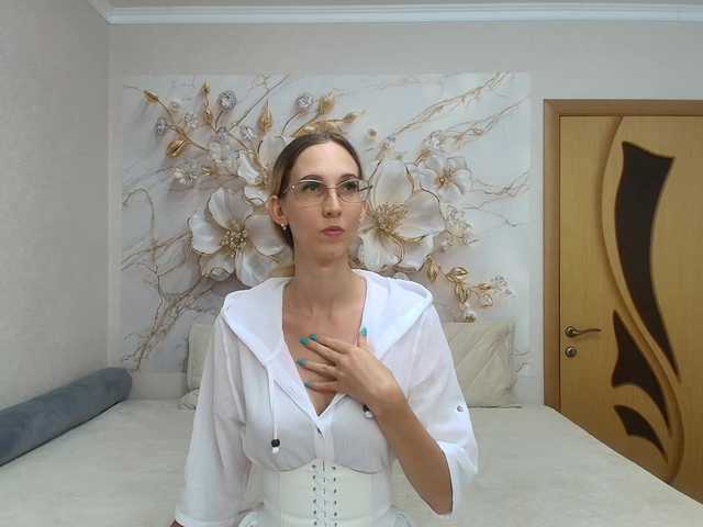 LizzieBrait live cam on BongaCams