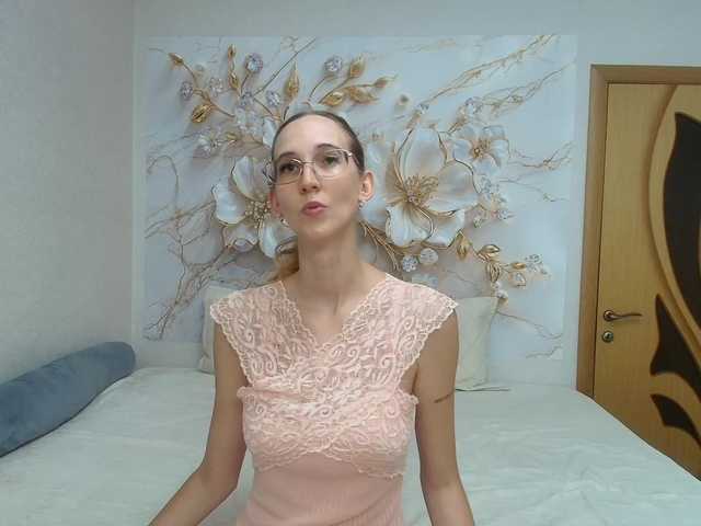 LizzieBrait live stream preview