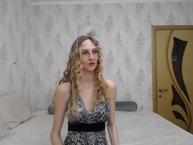 LizzieBrait live cam on BongaCams
