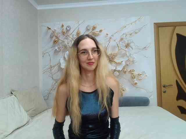 LizzieBrait webcam