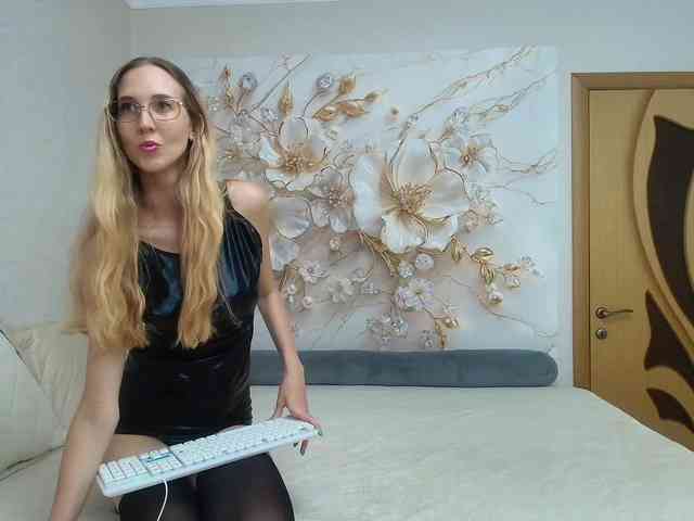 LizzieBrait webcam