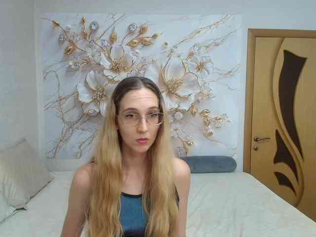 LizzieBrait webcam