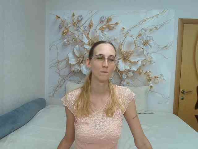 LizzieBrait webcam