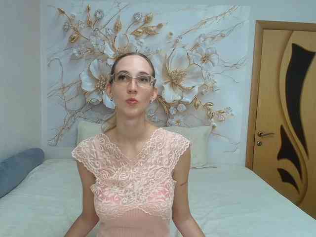LizzieBrait webcam