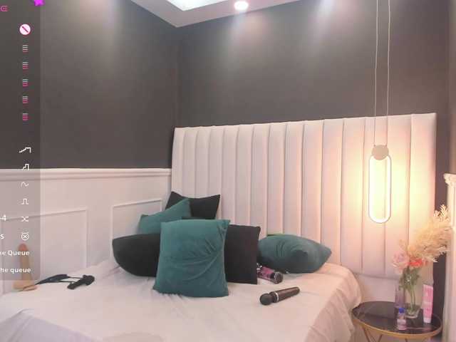 tamhyferrara — live female cam
