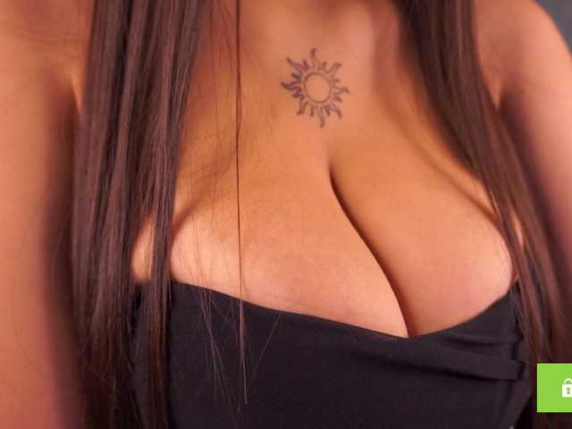 AnuricBriny live cam on BongaCams