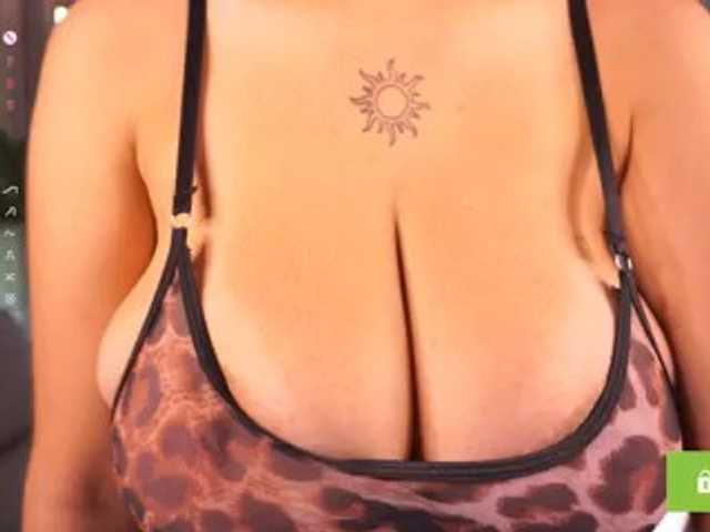 AnuricBriny live cam on BongaCams