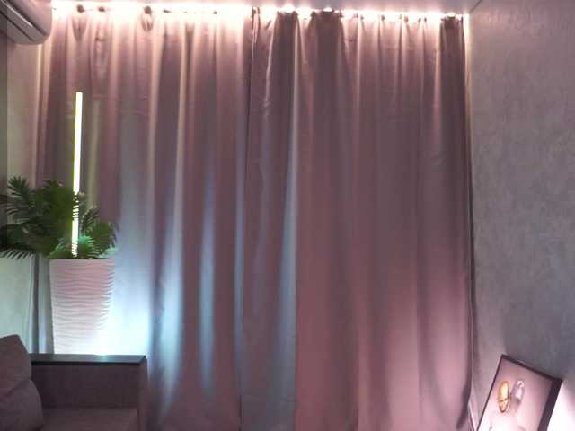AnuricBriny live cam preview