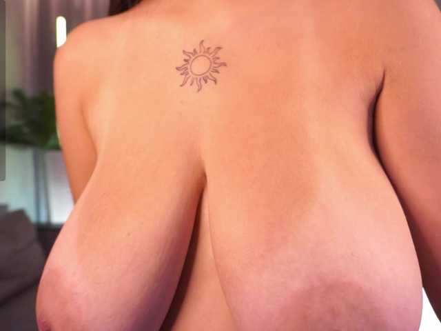 AnuricBriny live cam on BongaCams