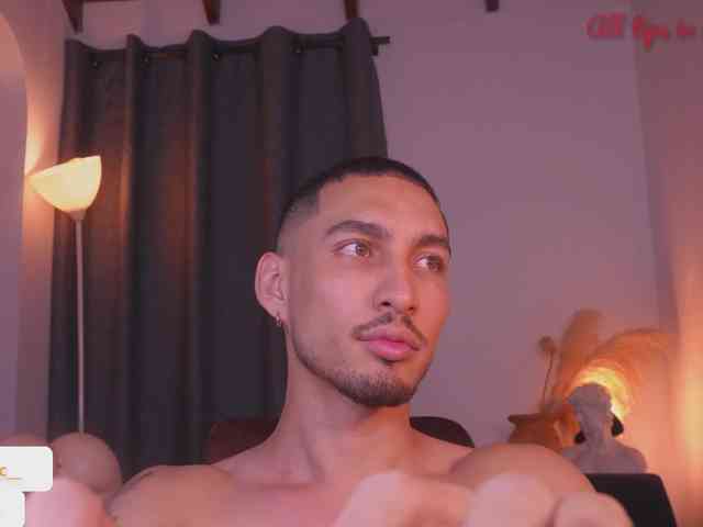 DavidCxx Live Webcam on BongaCams