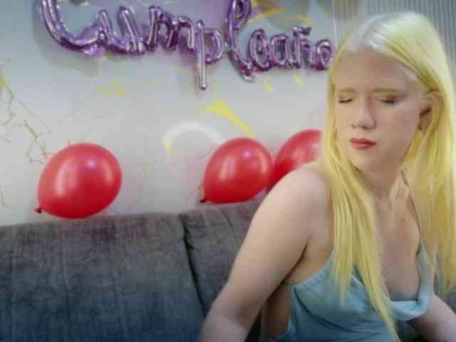 elifblond Live Webcam on BongaCams