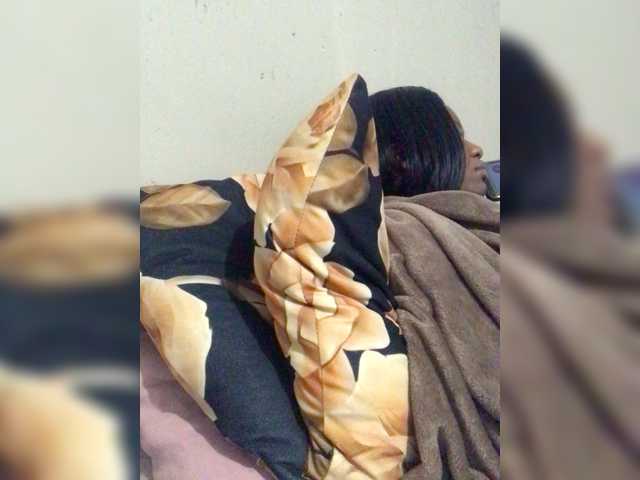 Thandieee live cam on BongaCams