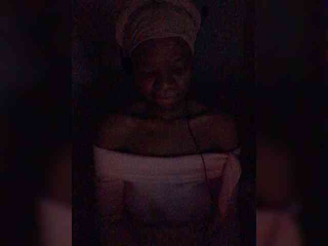 Thandieee webcam