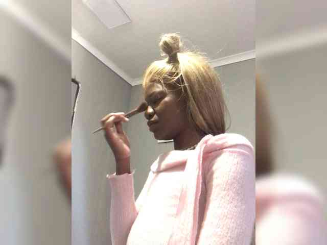 Thandieee webcam