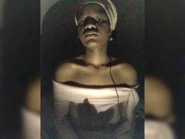 Thandieee webcam