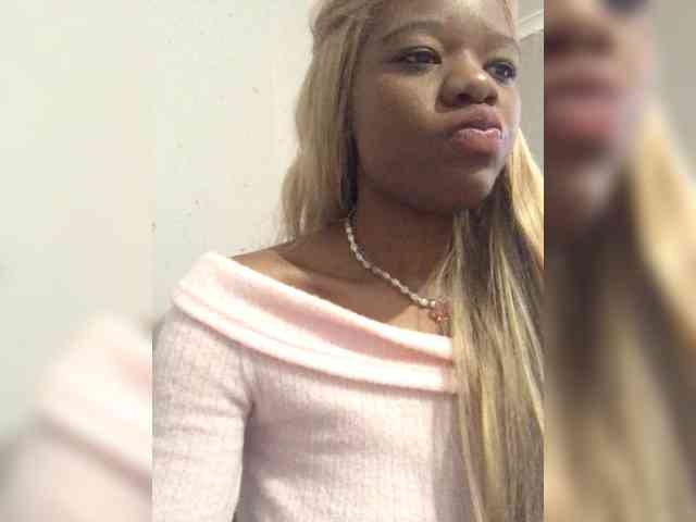 Thandieee webcam