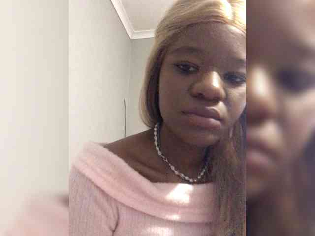 Thandieee webcam