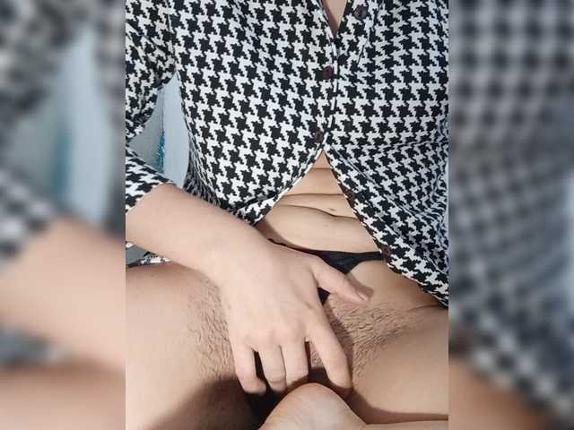 RuutBi — live female cam