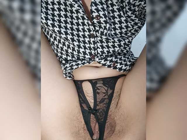 RuutBi — live female cam