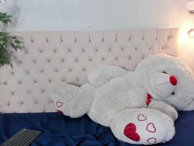 Victoria-Coleman live cam