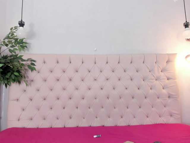 Victoria-Coleman live cam