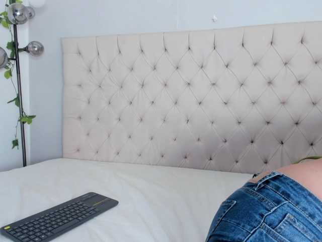 Victoria-Coleman live cam on BongaCams