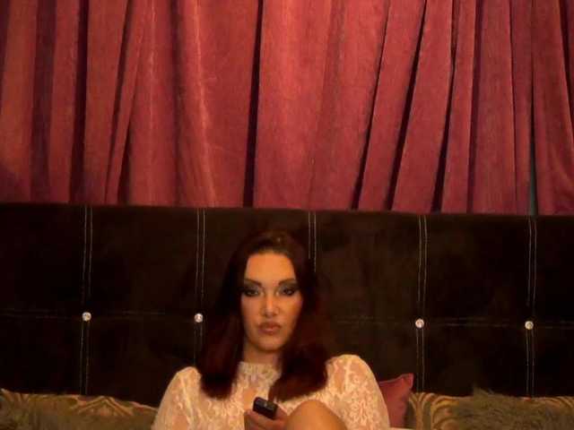 NicoleSinn live cam on BongaCams