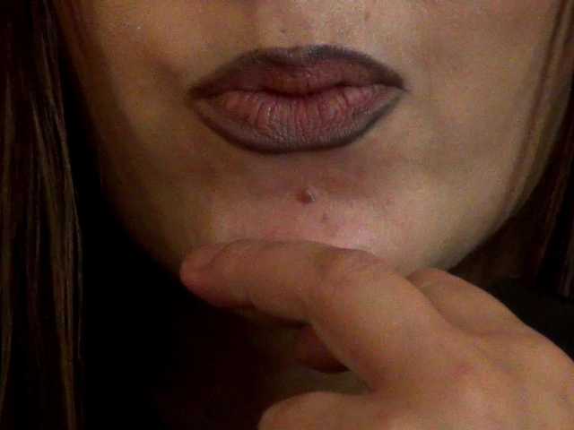 NicoleSinn live cam on BongaCams