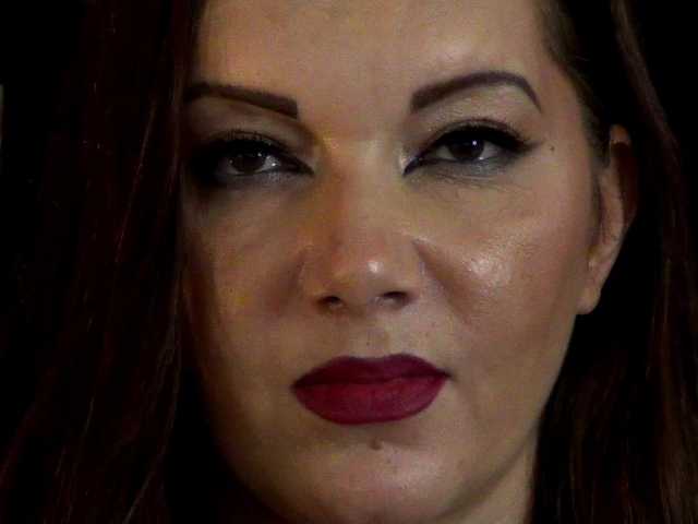 NicoleSinn live cam on BongaCams
